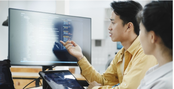 軟件開(kāi)發(fā) 互聯(lián)網(wǎng)技術(shù)行業(yè)的基石與引擎